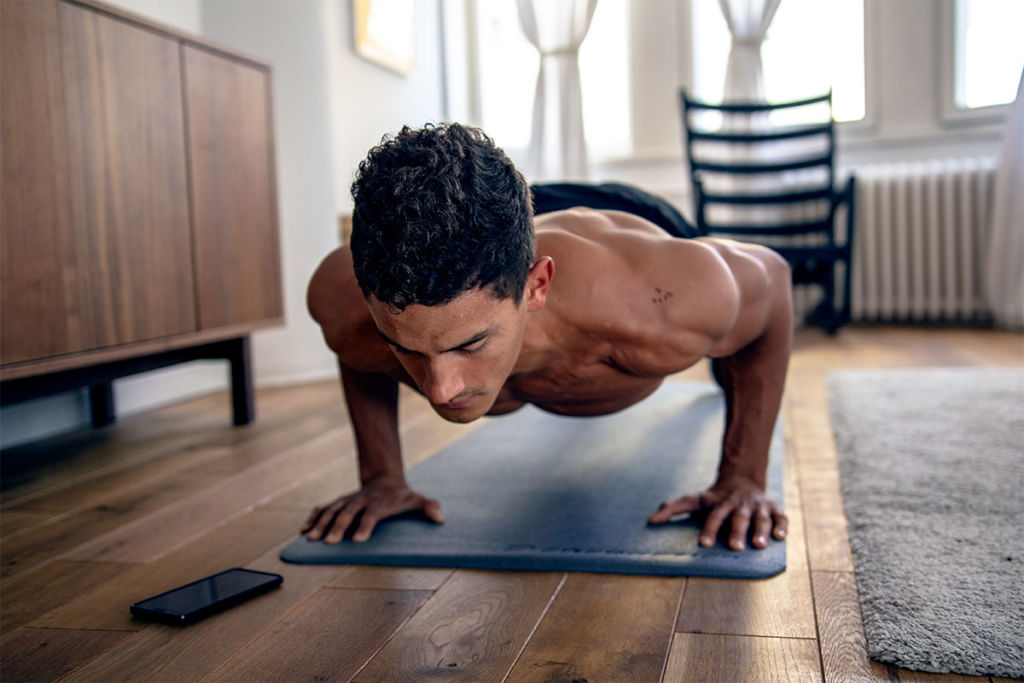 Rutina de ejercicios para entrenar en casa sin material